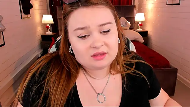 Snapshot of KimberlyMaran chatting on March 2025 12:41:01 PM KimberlyMaran online show from March 2025 12:41:01 PM