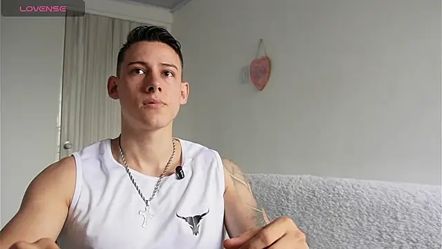 Snapshot of Muscle_King_Cum chatting on April 2026 02:53:01 PM Muscle King Cum online show from April 2026 02:53:01 PM
