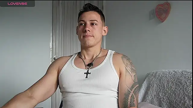 Snapshot of Muscle_King_Cum chatting on July 2026 01:50:01 PM Muscle King Cum online show from July 2026 01:50:01 PM