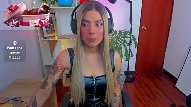 Snapshot of Yeriawaddell_ chatting on January 2025 03:40:02 PM Yeriawaddell online show from January 2025 03:40:02 PM