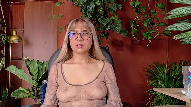 Snapshot of Yeriawaddell_ chatting on May 2026 08:48:02 PM Yeriawaddell online show from May 2026 08:48:02 PM