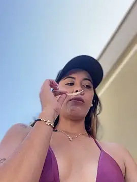 Snapshot of Emilia_Bakerr chatting on January 2025 04:21:01 PM Emilia Bakerr online show from January 2025 04:21:01 PM