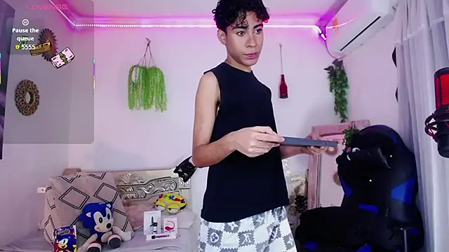 huge armound online show from April 2026 04:24:02 AM