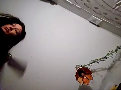 Snapshot of sweetkitty111 chatting on December 2024 06:52:02 AM sweetkitty111 online show from December 2024 06:52:02 AM