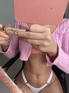 Snapshot of AllieEvans chatting on February 2025 04:12:02 PM AllieEvans online show from February 2025 04:12:02 PM