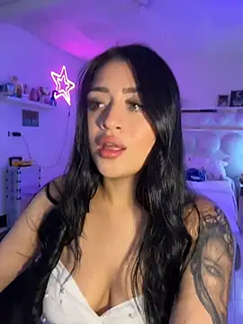 lucianaroy online show from May 2026 08:06:02 PM