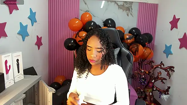 lia 16 online show from October 2025 10:59:01 AM