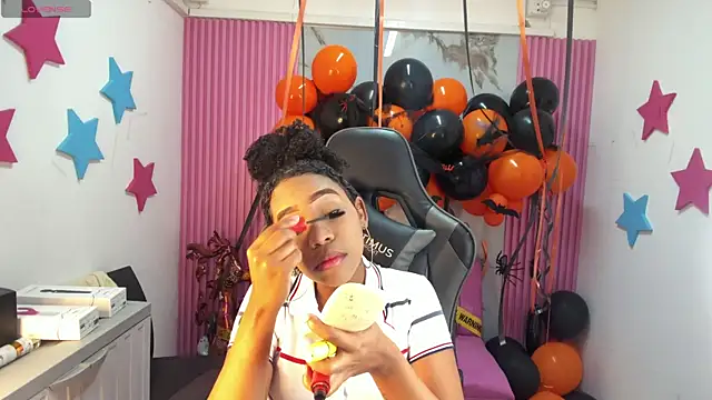 lia 16 online show from November 2025 11:01:02 AM