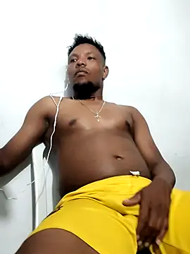 Snapshot of hugo3918_ chatting on September 2025 11:20:01 PM hugo3918 online show from September 2025 11:20:01 PM