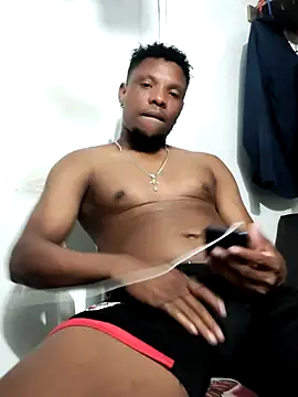 Snapshot of hugo3918_ chatting on October 2025 12:36:02 AM hugo3918 online show from October 2025 12:36:02 AM