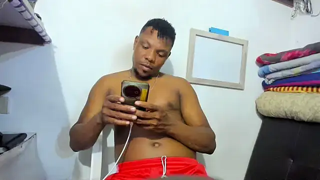 Snapshot of hugo3918_ chatting on July 2026 12:35:02 AM hugo3918 online show from July 2026 12:35:02 AM