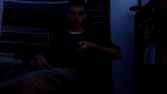 Snapshot of spicylaboi chatting on October 2025 12:44:01 AM spicylaboi online show from October 2025 12:44:01 AM