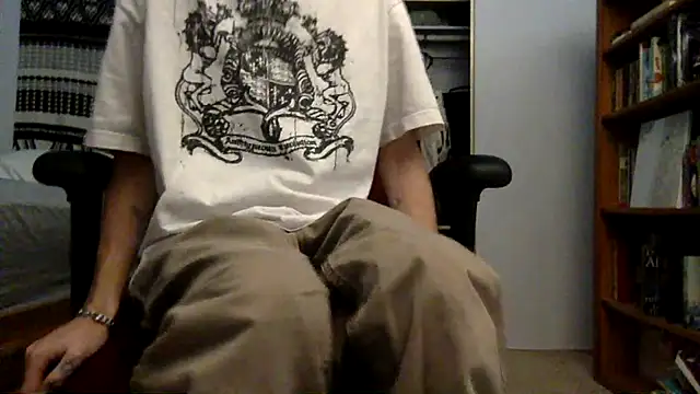 Snapshot of spicylaboi chatting on December 2025 01:47:02 AM spicylaboi online show from December 2025 01:47:02 AM