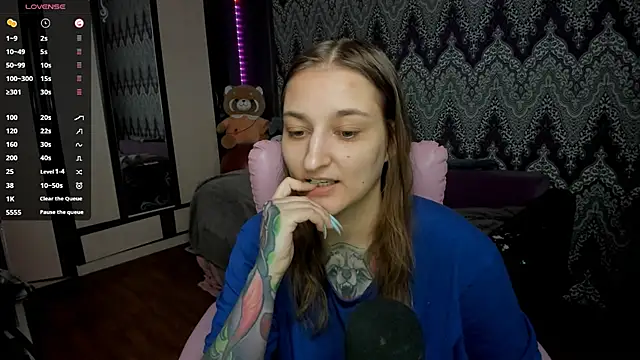 Snapshot of AlexRacc00n chatting on December 2024 06:03:02 AM AlexRacc00n online show from December 2024 06:03:02 AM