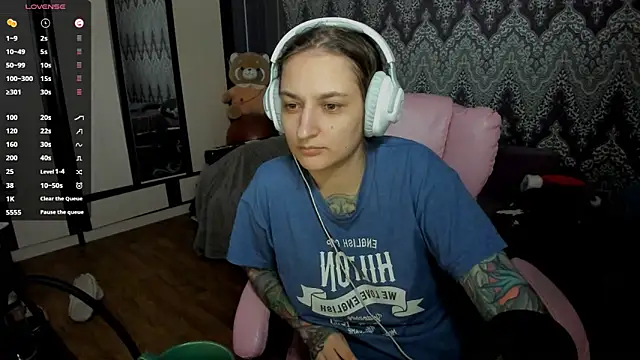 Snapshot of AlexRacc00n chatting on January 2025 10:35:01 PM AlexRacc00n online show from January 2025 10:35:01 PM