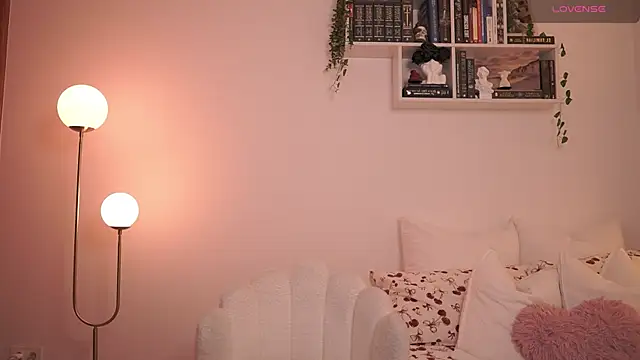 Snapshot of EmilyxRose_- chatting on February 2025 07:42:02 PM EmilyxRose - online show from February 2025 07:42:02 PM
