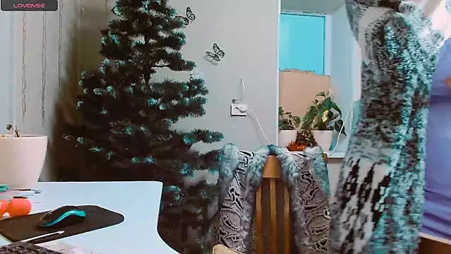 Snapshot of RosaJil chatting on December 2024 02:27:01 PM RosaJil online show from December 2024 02:27:01 PM