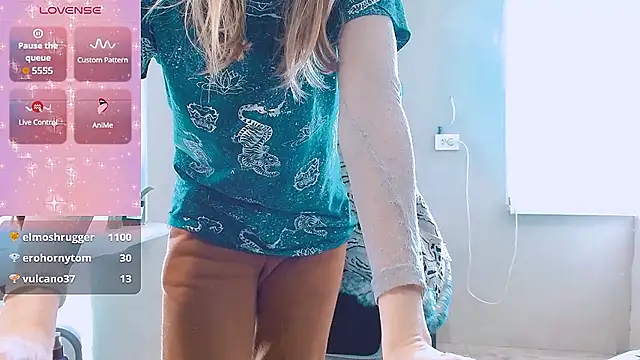 RosaJil online show from November 2025 12:04:01 PM