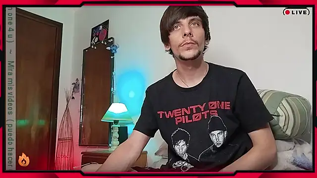 Snapshot of tobix_ chatting on December 2024 02:49:02 AM tobix online show from December 2024 02:49:02 AM