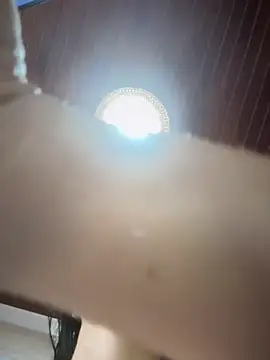 Snapshot of MarianaBenz chatting on October 2025 11:04:02 PM MarianaBenz online show from October 2025 11:04:02 PM