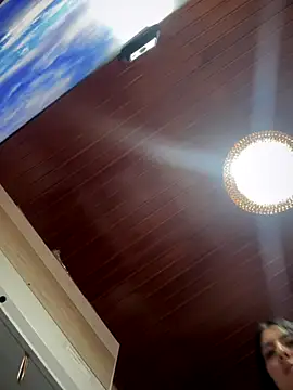 Snapshot of MarianaBenz chatting on December 2025 12:04:01 AM MarianaBenz online show from December 2025 12:04:01 AM