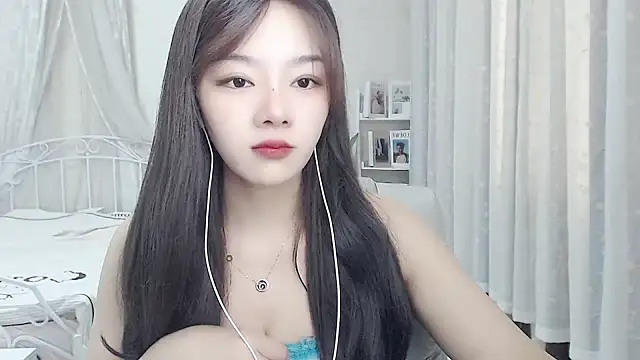 Snapshot of Jenny-Z chatting on June 2026 01:43:01 AM Jenny-Z online show from June 2026 01:43:01 AM