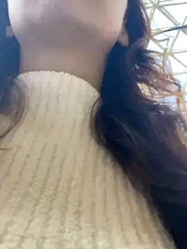 QuitieLia online show from November 2025 08:14:02 AM