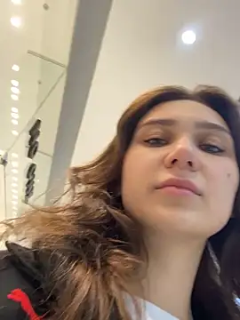 QuitieLia online show from December 2025 09:36:01 AM