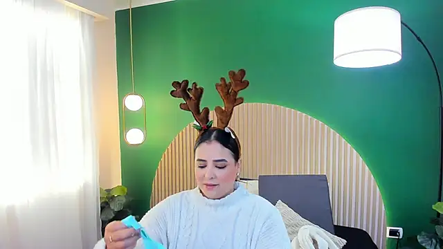 taylor bennet online show from December 2025 11:50:02 AM