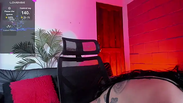 KaydeBexley online show from October 2025 02:23:02 AM