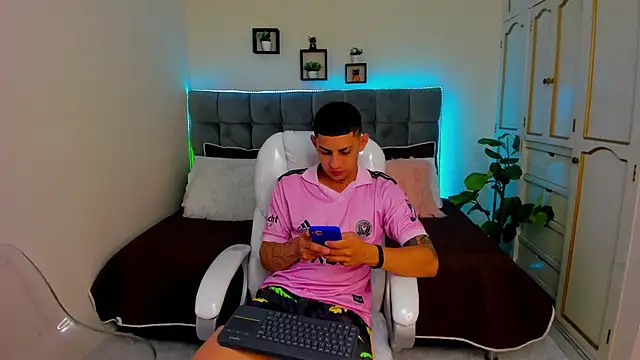 Alex cute77 online show from January 2025 12:09:01 PM