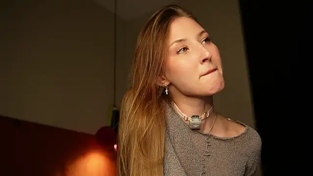annief0x online show from July 2026 04:59:02 AM