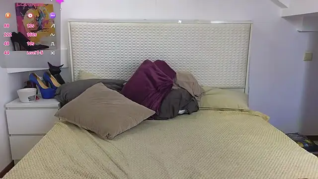 Snapshot of Eva_Rogers_ chatting on September 2025 09:00:01 AM Eva Rogers  online show from September 2025 09:00:01 AM