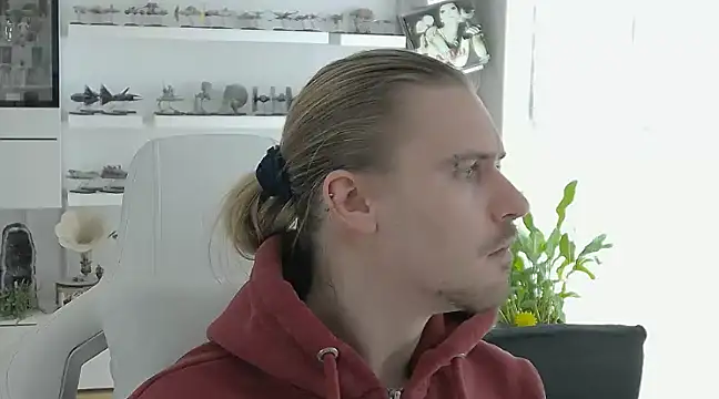 Snapshot of Madame-Vandersex chatting on January 2025 12:27:02 PM Madame-Vandersex online show from January 2025 12:27:02 PM