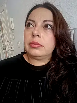 Snapshot of seherlatin chatting on November 2025 03:50:01 PM seherlatin online show from November 2025 03:50:01 PM