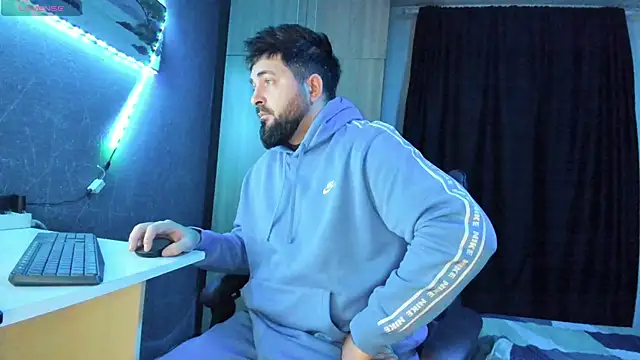 Snapshot of Eduu2322 chatting on February 2025 11:04:02 PM Eduu2322 online show from February 2025 11:04:02 PM