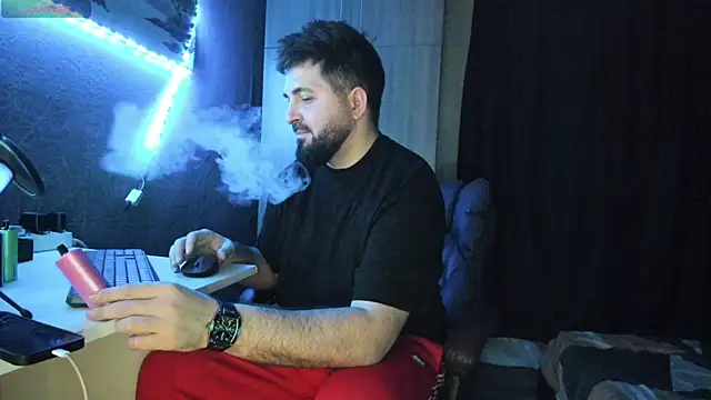 Snapshot of Eduu2322 chatting on March 2025 10:21:01 PM Eduu2322 online show from March 2025 10:21:01 PM