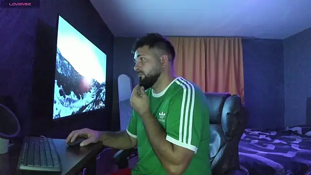 Snapshot of Eduu2322 chatting on September 2025 08:44:02 PM Eduu2322 online show from September 2025 08:44:02 PM