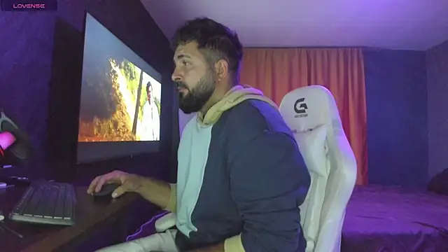 Snapshot of Eduu2322 chatting on October 2025 09:23:02 PM Eduu2322 online show from October 2025 09:23:02 PM