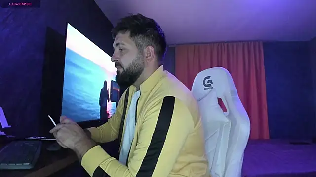 Snapshot of Eduu2322 chatting on October 2025 08:17:01 PM Eduu2322 online show from October 2025 08:17:01 PM