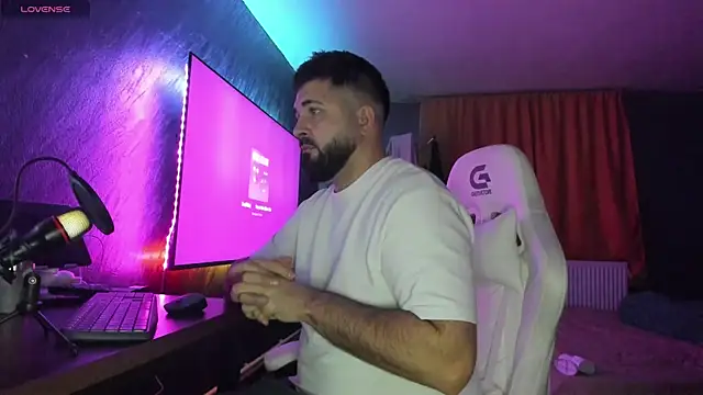 Snapshot of Eduu2322 chatting on December 2025 10:38:01 PM Eduu2322 online show from December 2025 10:38:01 PM