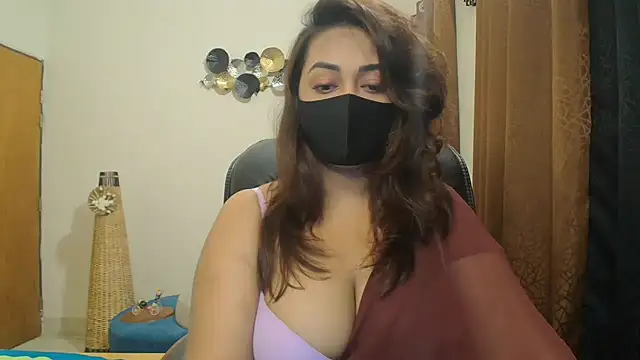 Snapshot of OH-Monica chatting on September 2025 09:51:01 PM OH-Monica online show from September 2025 09:51:01 PM