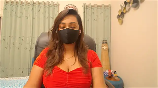 Snapshot of OH-Monica chatting on December 2025 07:29:02 PM OH-Monica online show from December 2025 07:29:02 PM