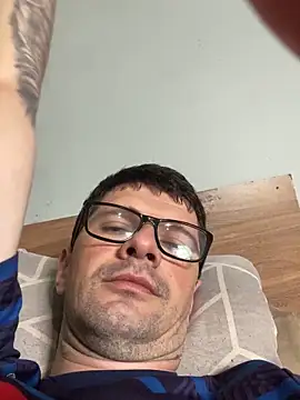 Juliano2289 online show from April 2026 04:34:02 PM