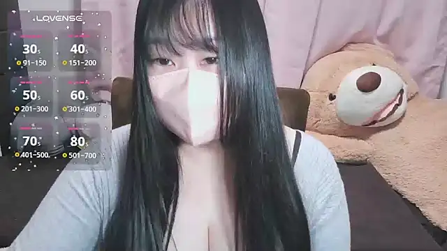 Snapshot of yuinyan3150 chatting on January 2026 09:18:02 PM yuinyan3150 online show from January 2026 09:18:02 PM