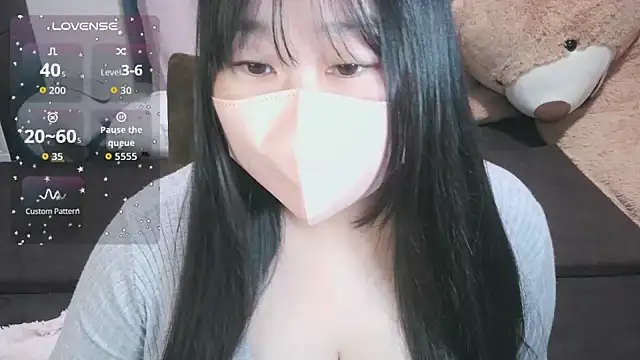 Snapshot of yuinyan3150 chatting on February 2026 08:01:02 PM yuinyan3150 online show from February 2026 08:01:02 PM