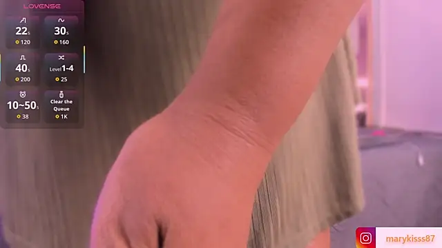 mary kisses online show from December 2025 08:27:01 PM