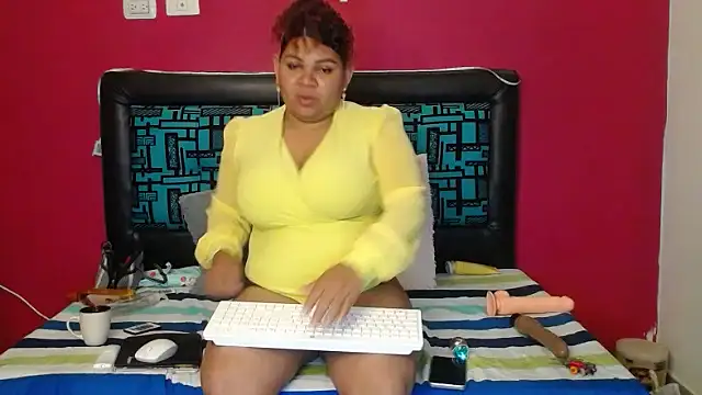 karolhot916 online show from November 2025 02:44:01 AM