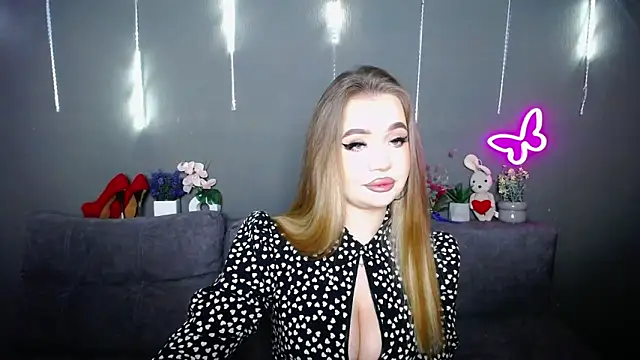 StacyYellig online show from April 2026 10:23:02 PM