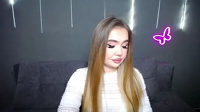 StacyYellig online show from April 2026 08:53:02 PM